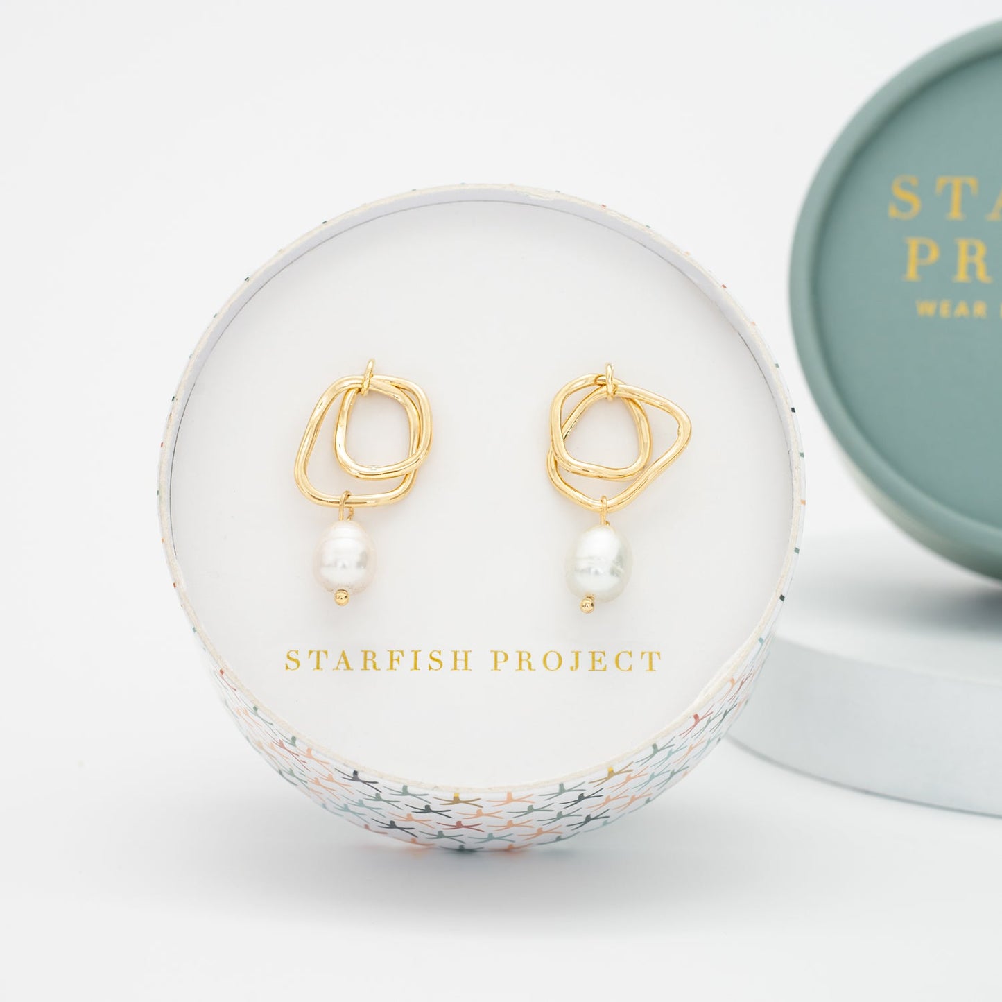 Everlasting Pearl Earrings in Gold