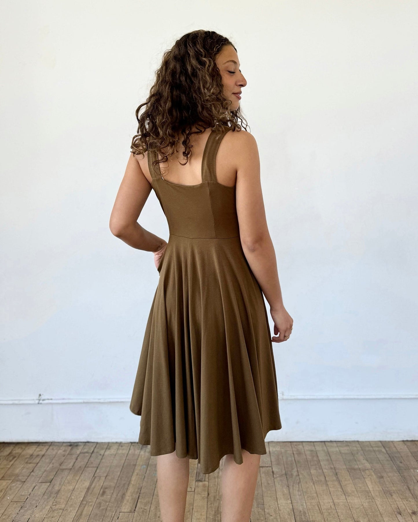 LAVANDE dress in Kona Brown