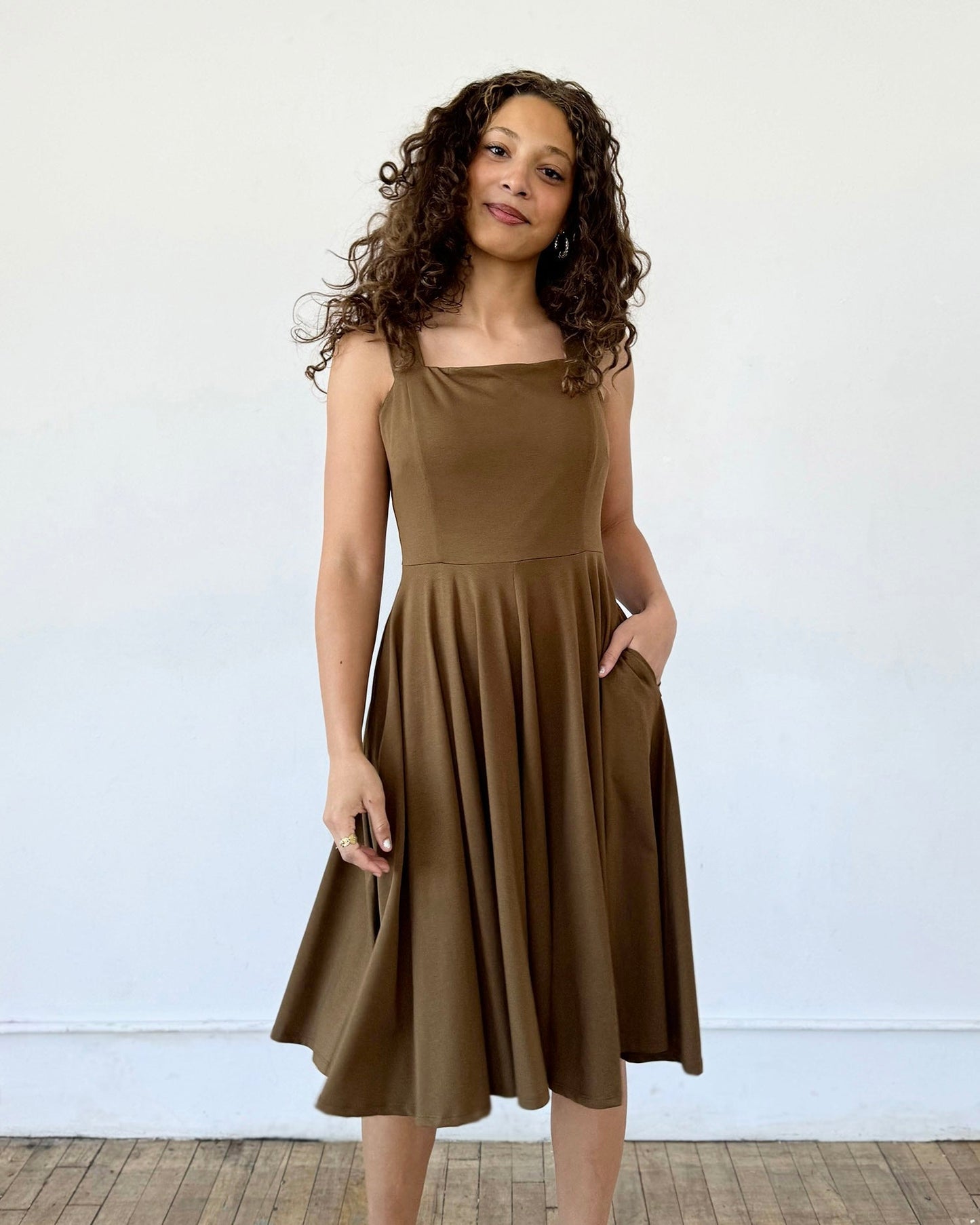 LAVANDE dress in Kona Brown