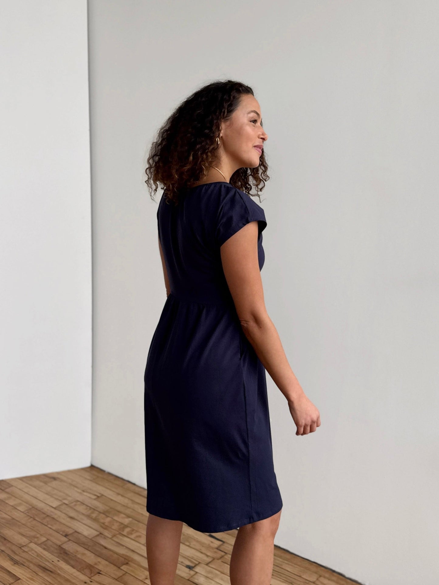 ESSIE dress in Navy