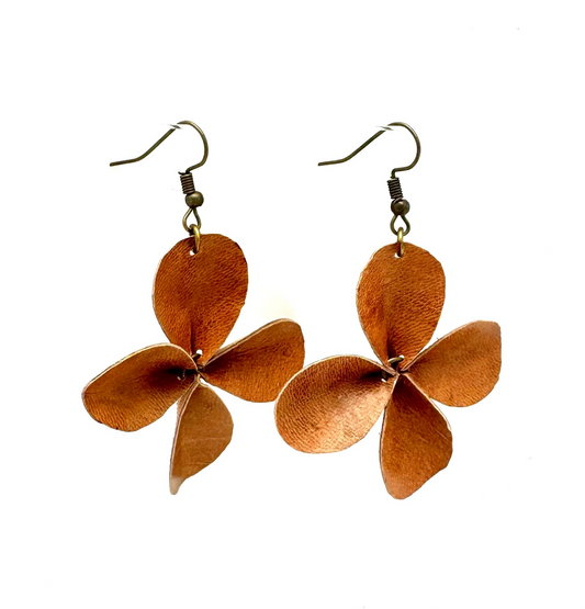 Clover Leather Earrings- Natural