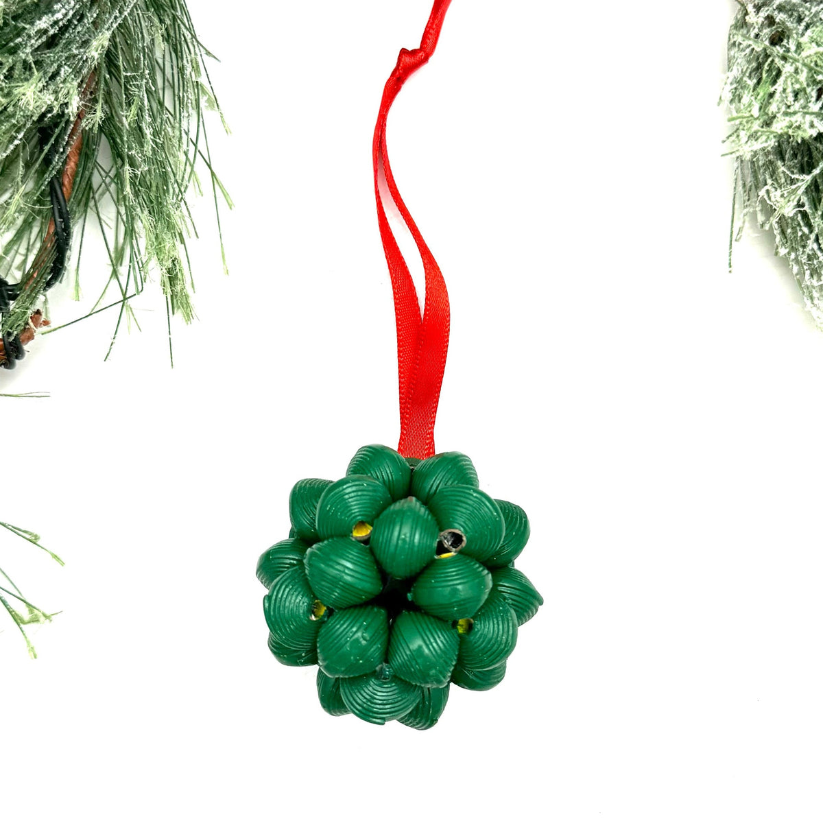 Cereal Box Bead Popcorn Ornament- Holly Green