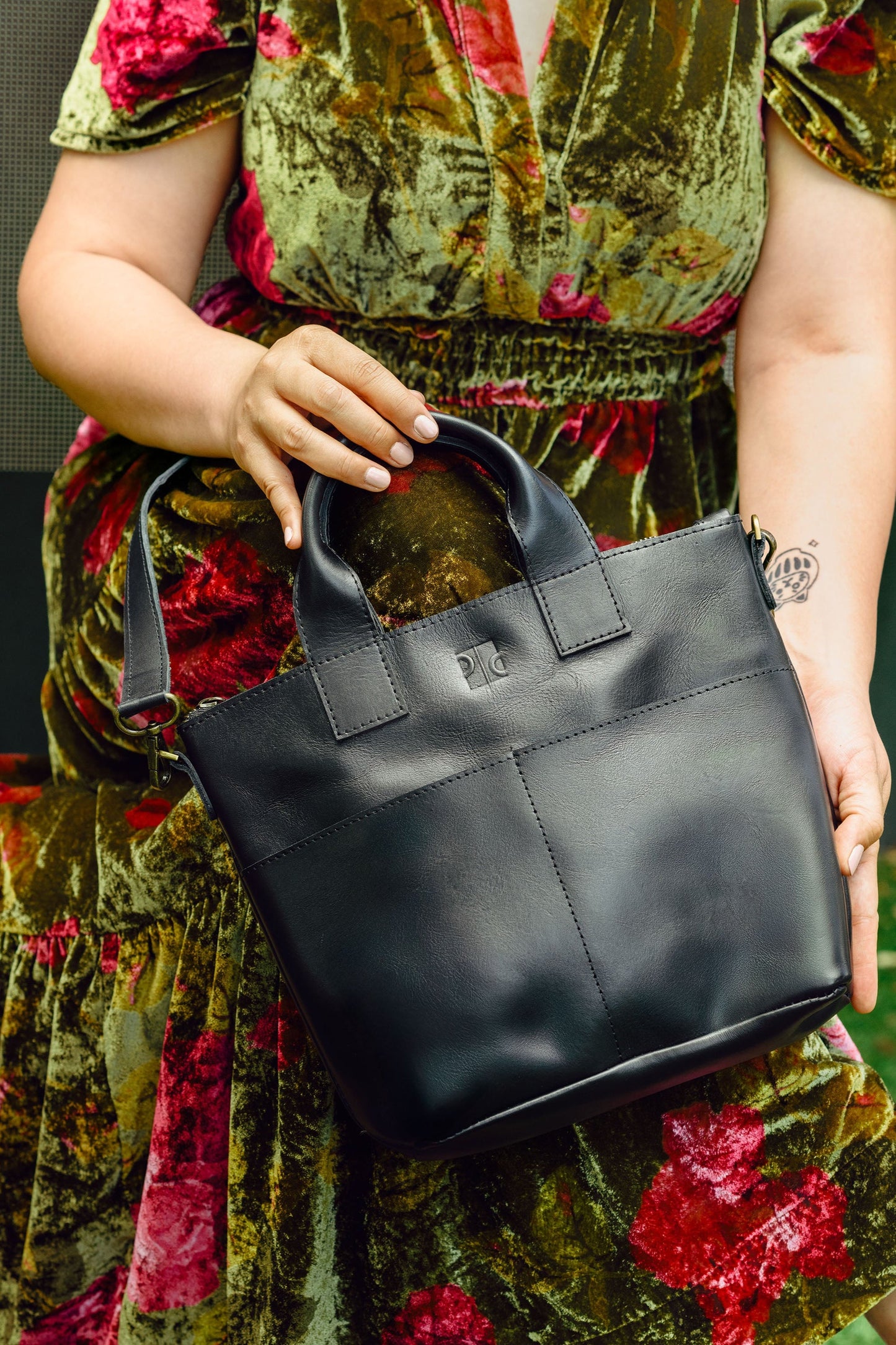 Medium Crossbody