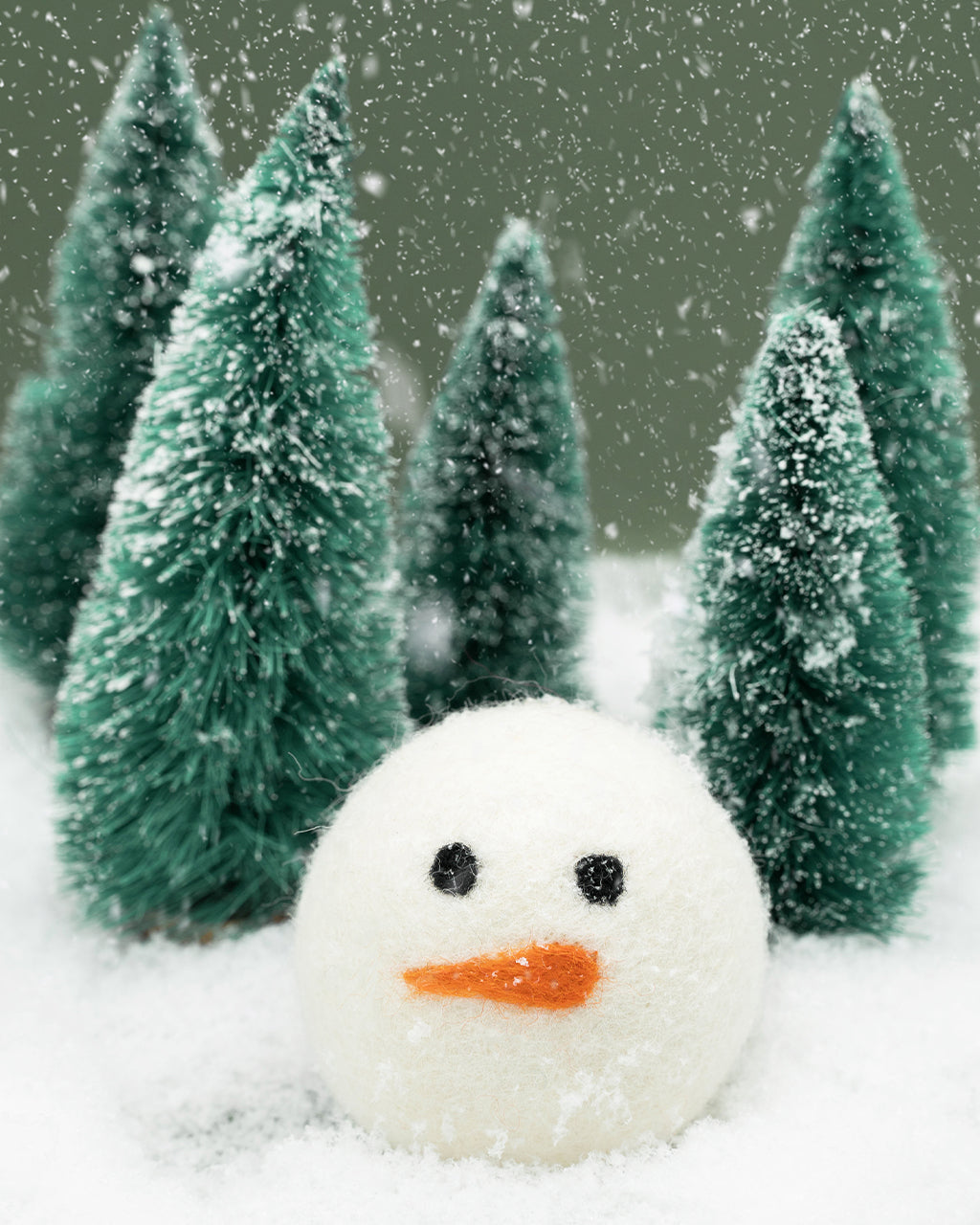 WINTER BEASTBALL DOG TOY