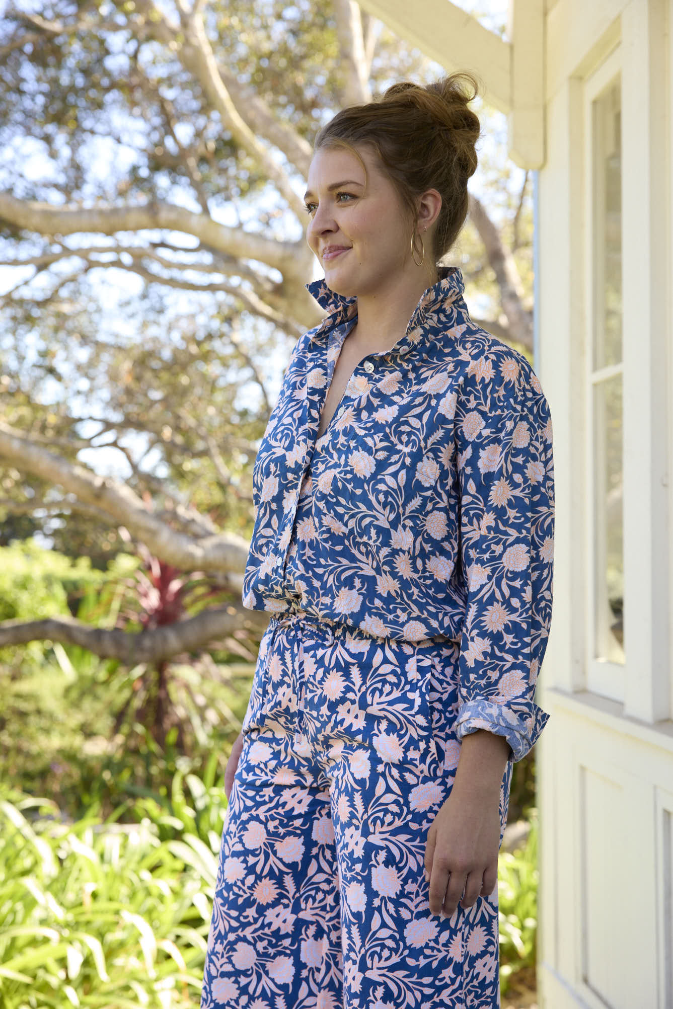 Good Boyfriend Shirt - Floral Escape True Navy & Neon Peach