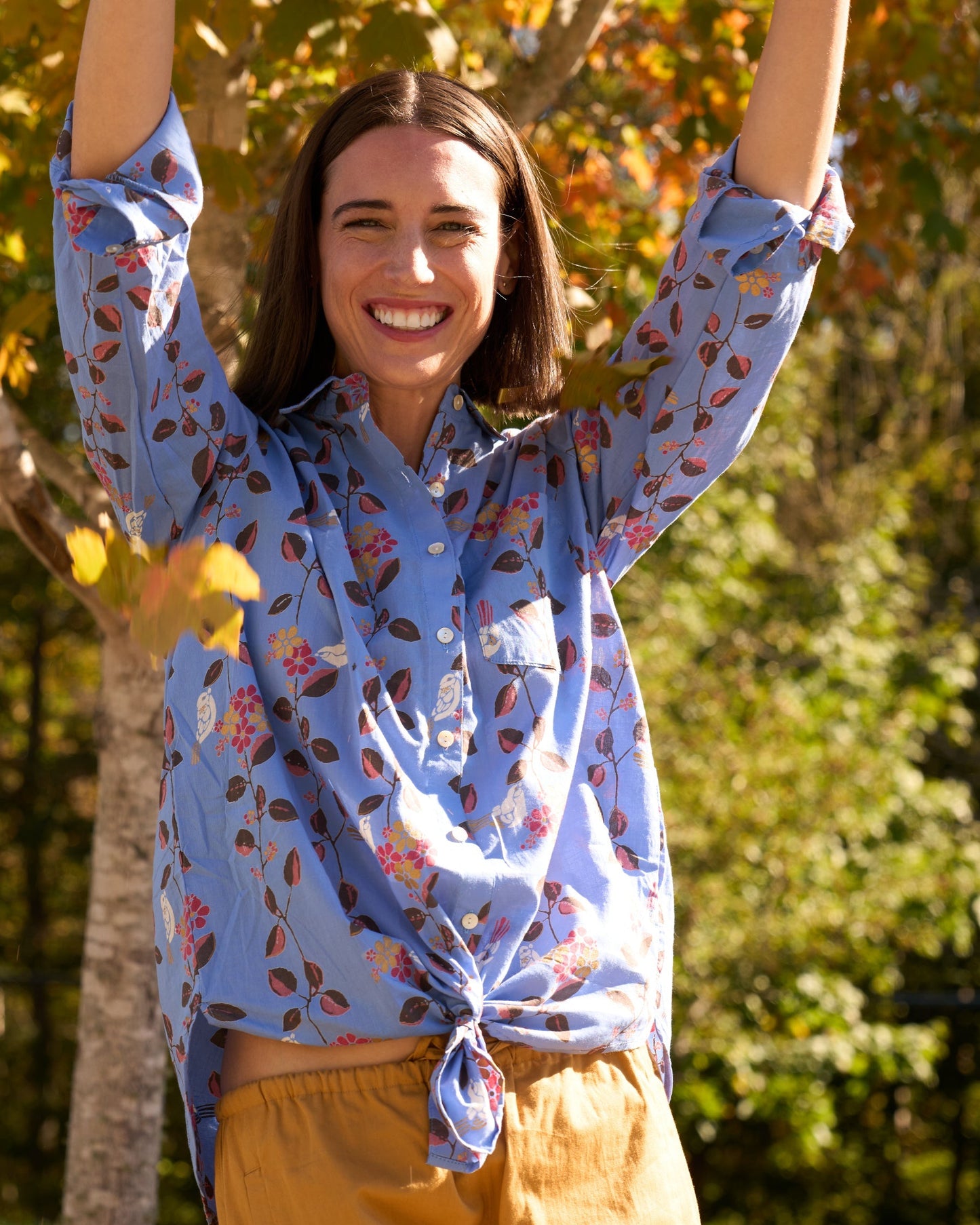 Good Boyfriend Shirt - Birdie On A Vine Cornflower Blue