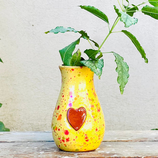 Calliope Heart Vase - Yellow Surprise