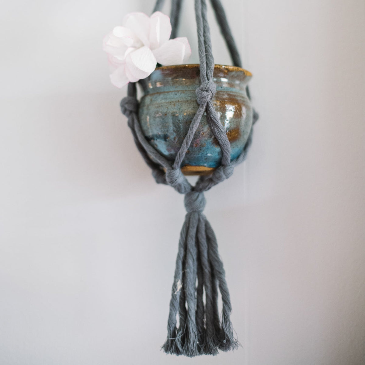 Mini Flourish Plant Hanger in Greys