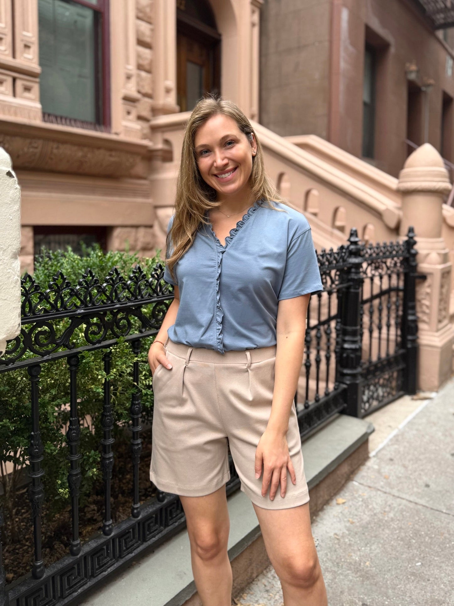 AVERIE heavy knit shorts in Desert Sand