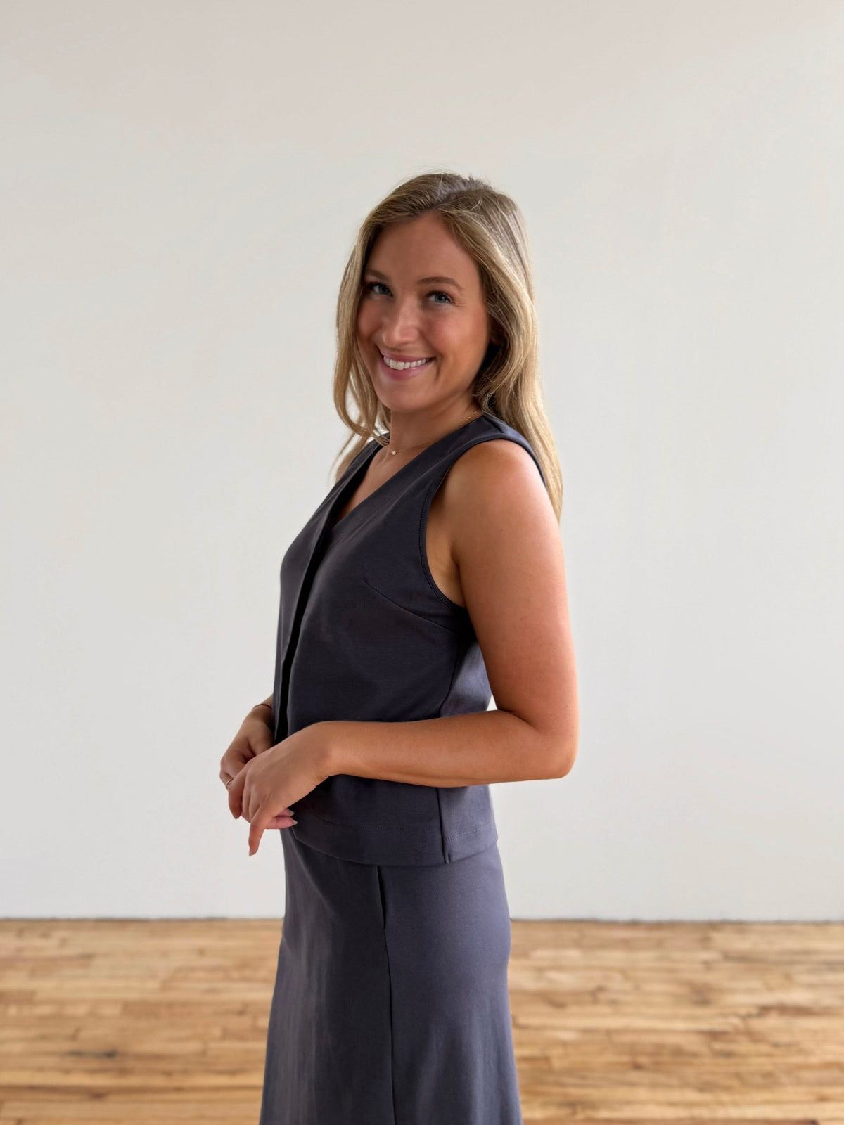 SULLIVAN heavy-knit vest in Gunmetal