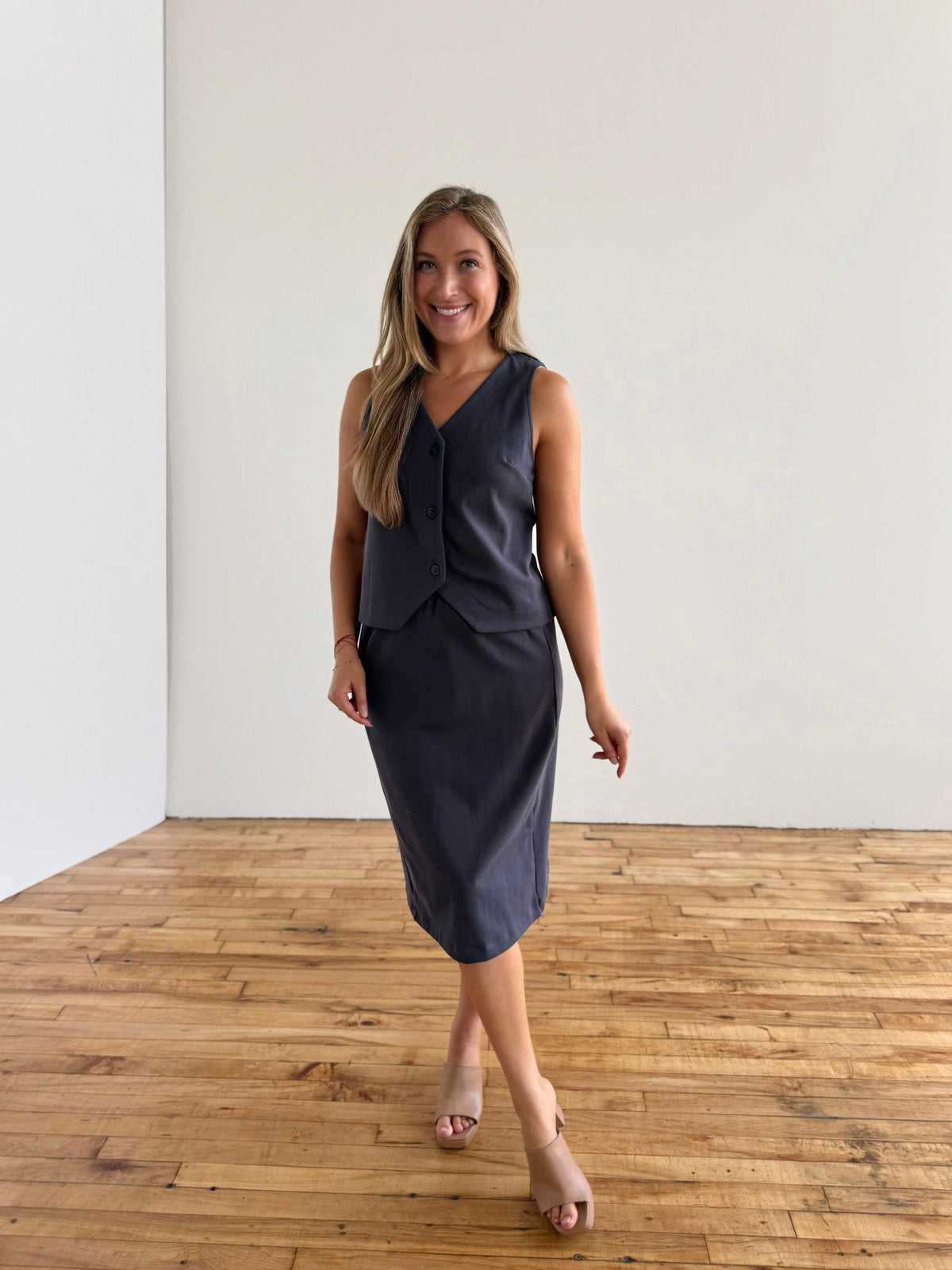 SULLIVAN heavy-knit vest in Gunmetal