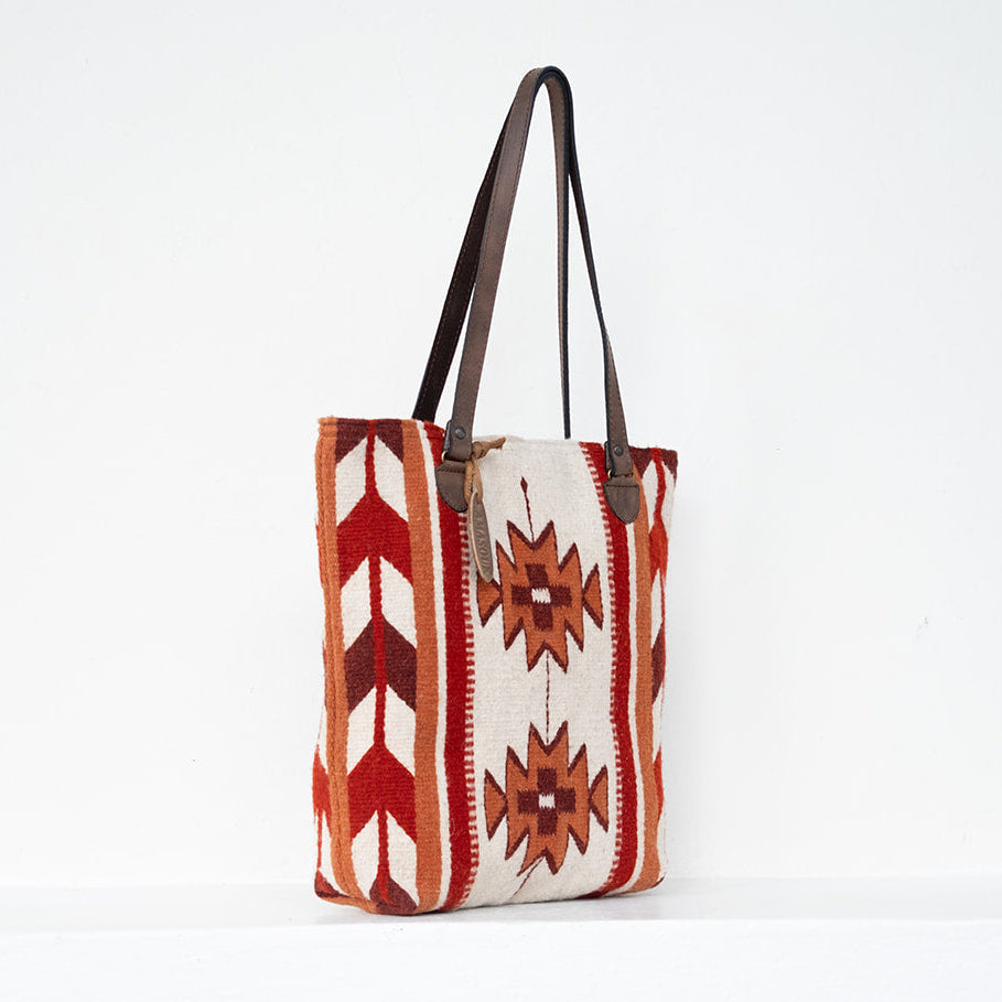 Encuentro Bucket Tote