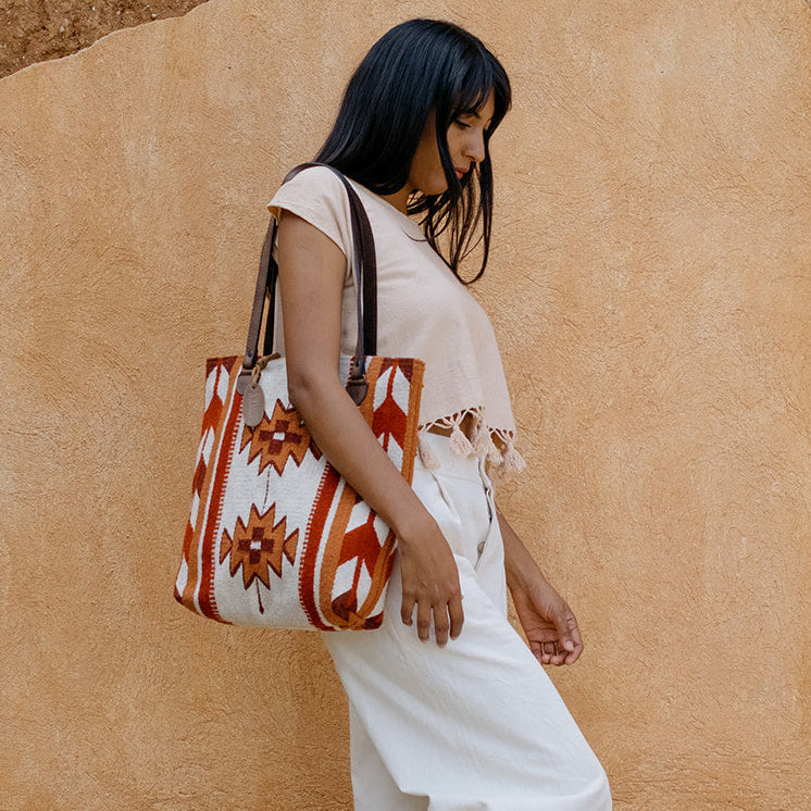 Encuentro Bucket Tote