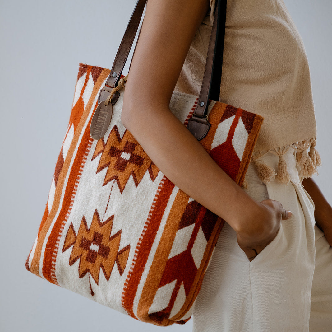 Encuentro Bucket Tote