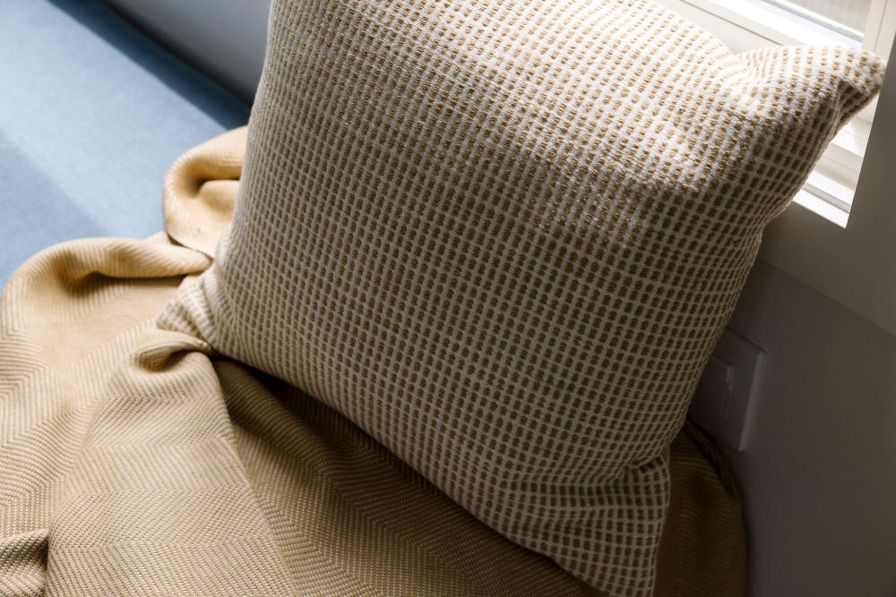 Akobo Handwoven Ethiopian Cotton Throw Pillow (Without inserts)