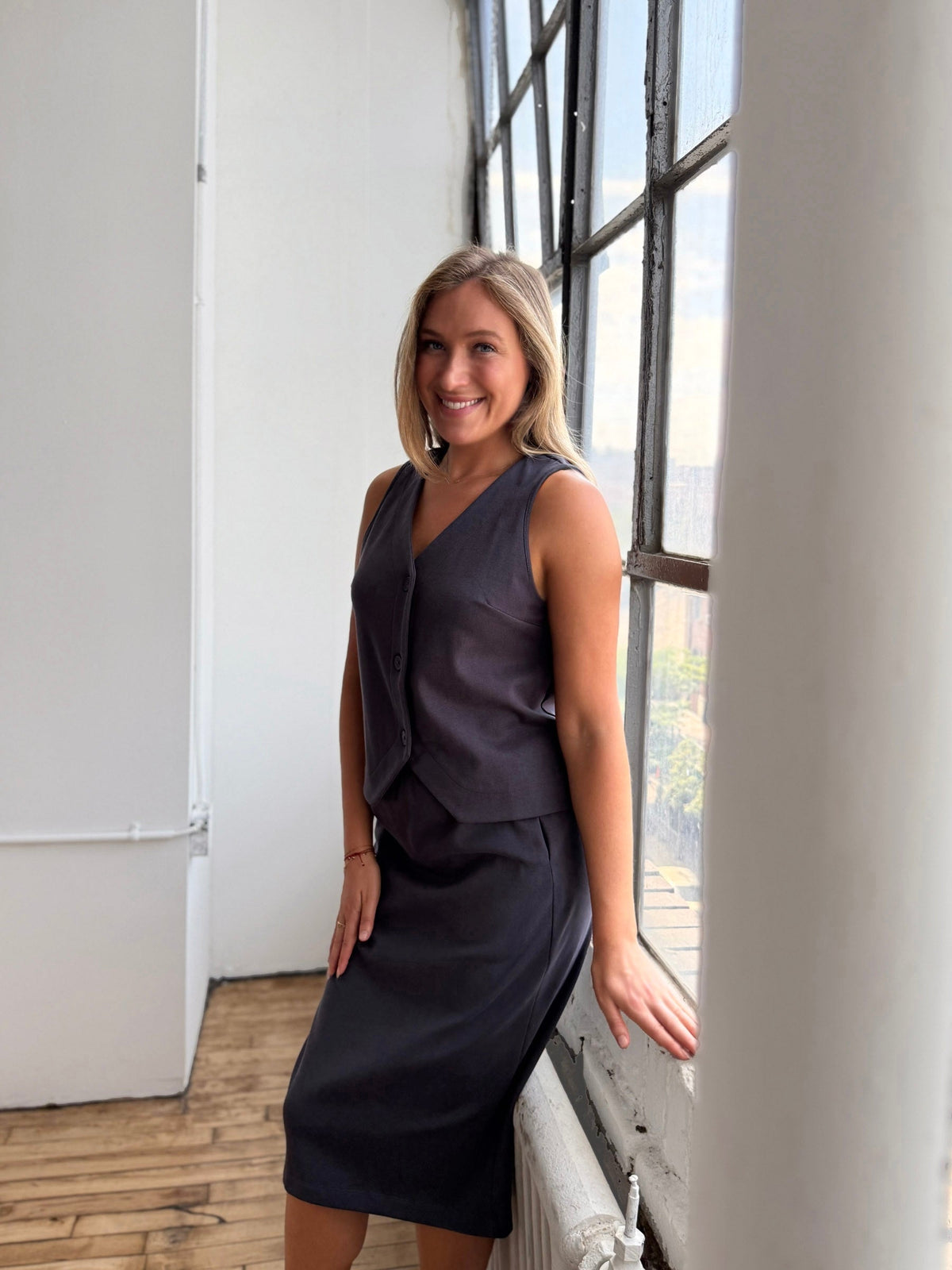 SULLIVAN heavy-knit vest in Gunmetal