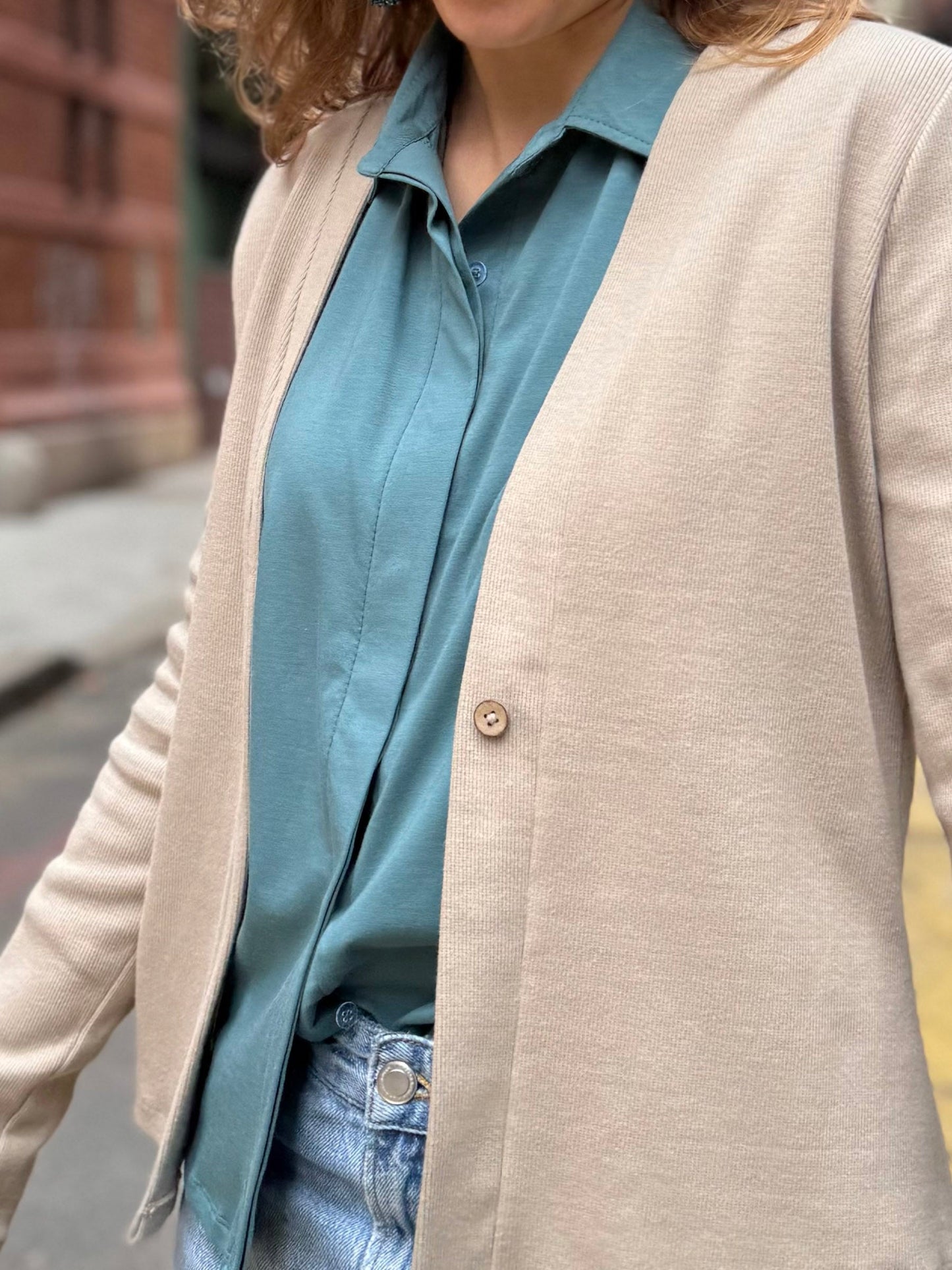 JUDE rib-knit fitted cardigan in Sandstone