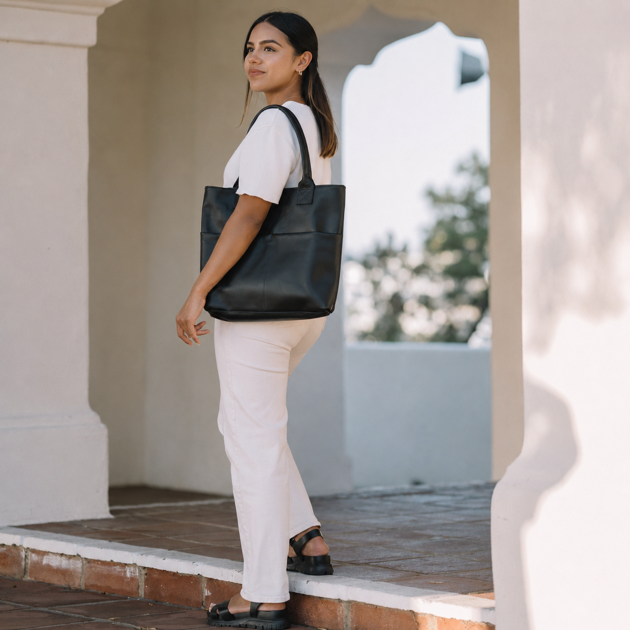 Classic Leather Tote Bag (Structured)