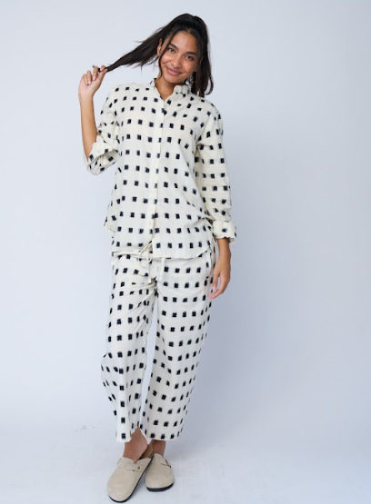 Good Boyfriend Shirt with Mandarin Collar - Ikat Squares Natural Black