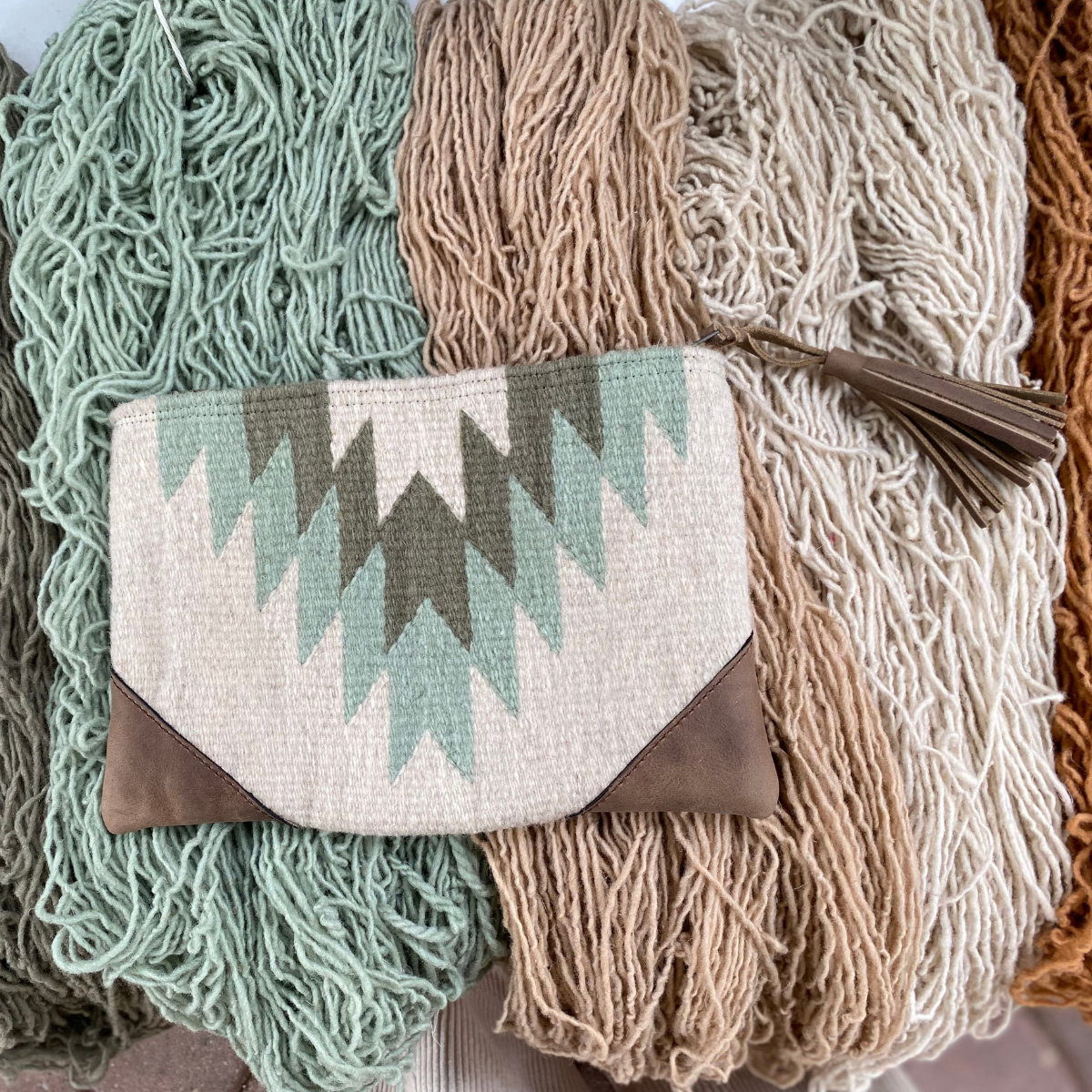 Hoja Nueva Clutch