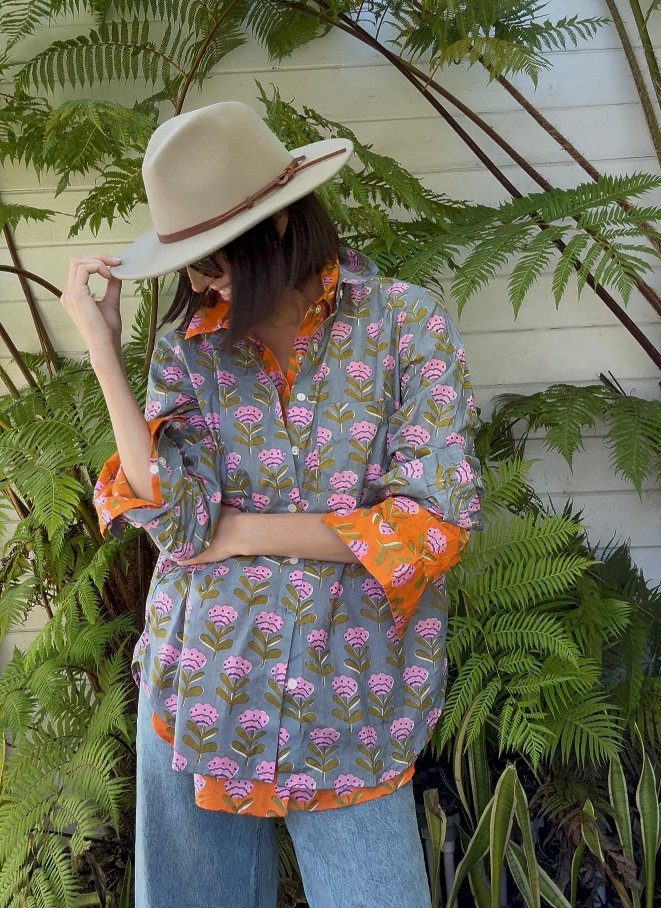 Good Boyfriend Shirt - Netherlands Tulip Dove Grey