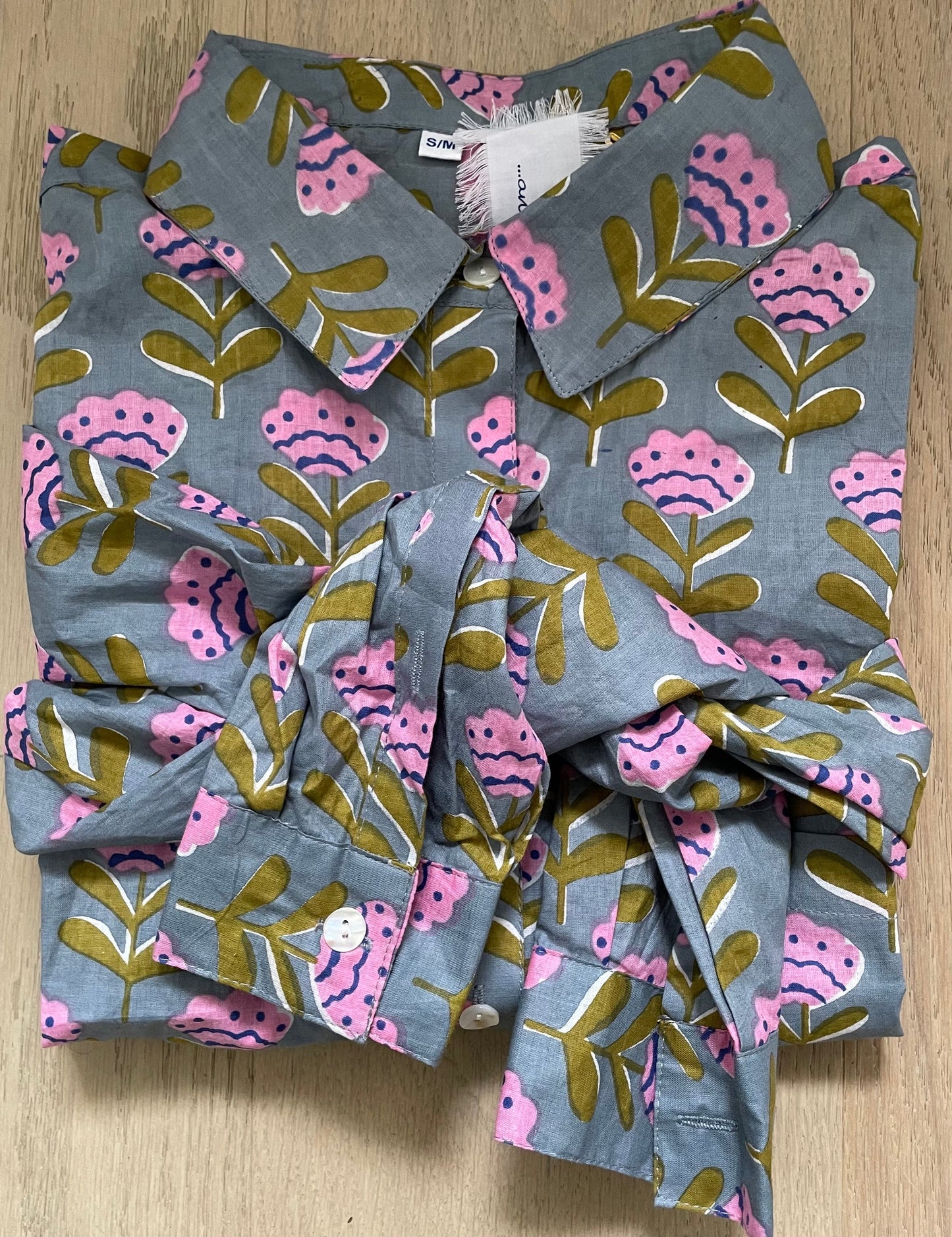 Good Boyfriend Shirt - Netherlands Tulip Dove Grey