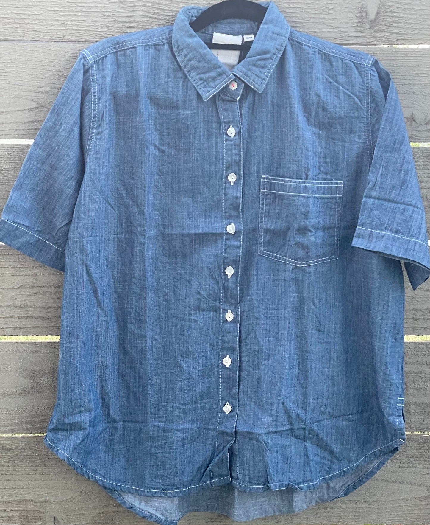 Good Boyfriend Shirt - Short Sleeve Chambray