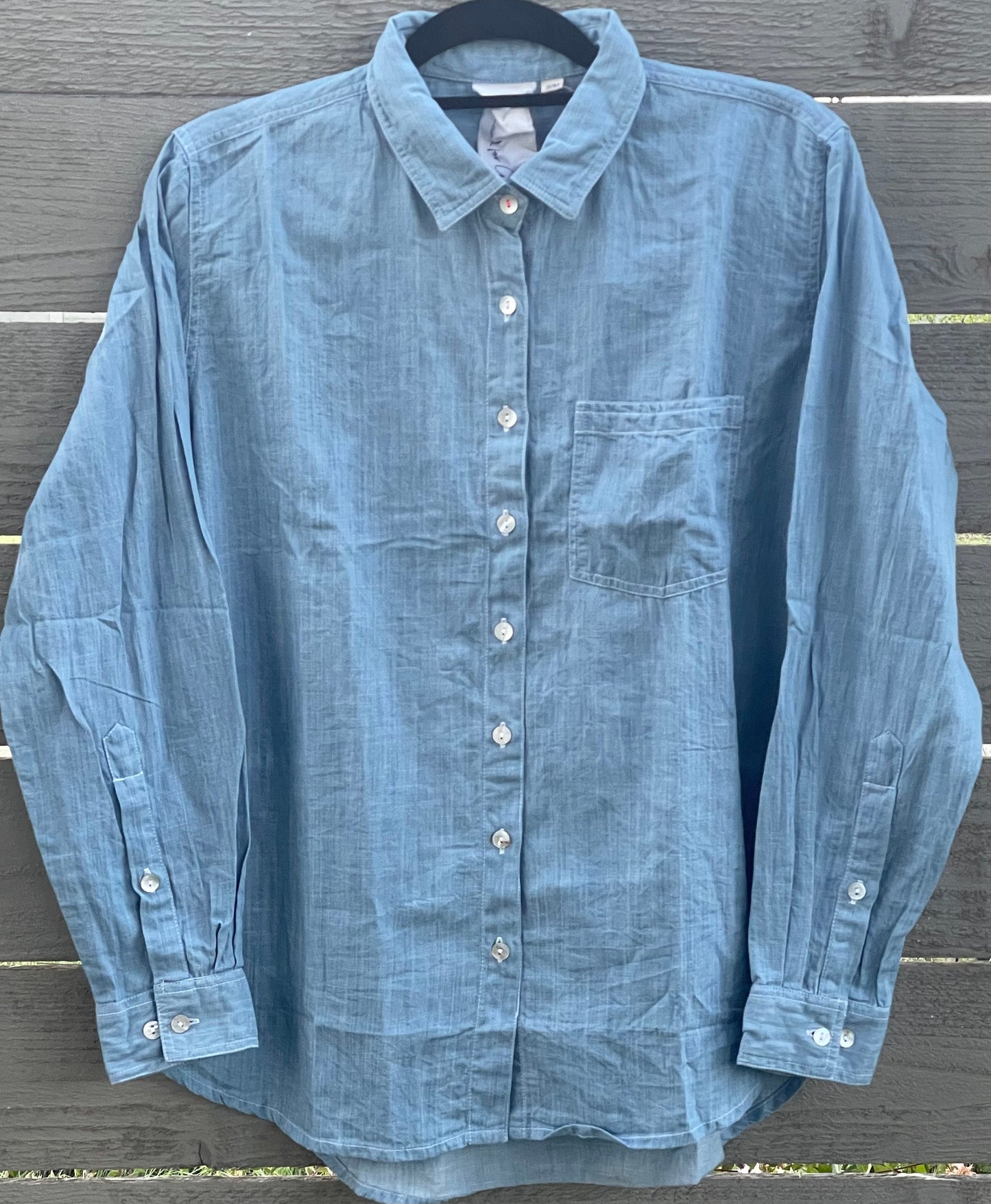 Good Boyfriend Shirt - Chambray Light Wash