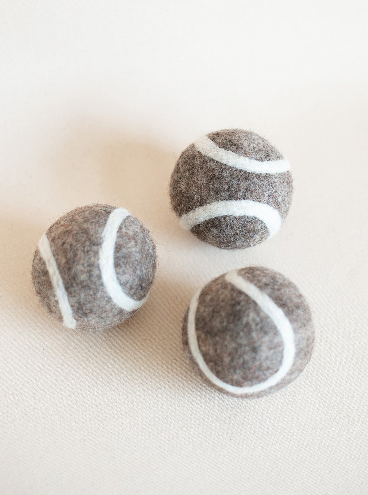 TENNIS BALL WOOL CAT TOY