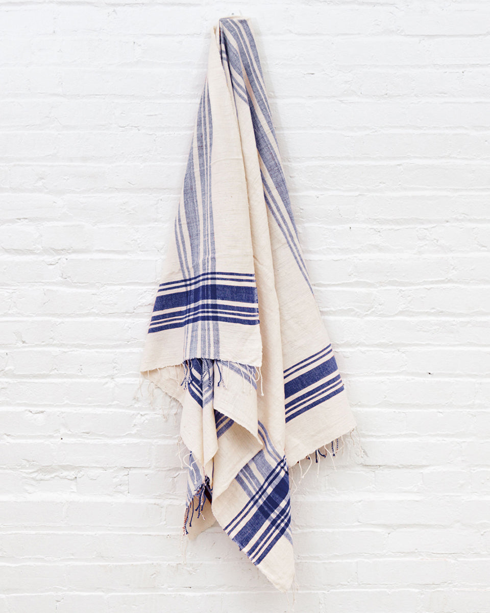 Trades of Hope Cabin Hatch Bath Towel - Thumbnail 2