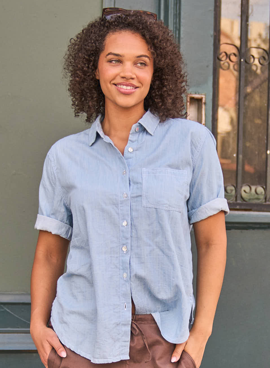 Good Boyfriend Shirt - Short Sleeve Chambray Light Wash