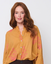 Relaxed Boyfriend Shirt - Cameo Floral Overdye Fawn