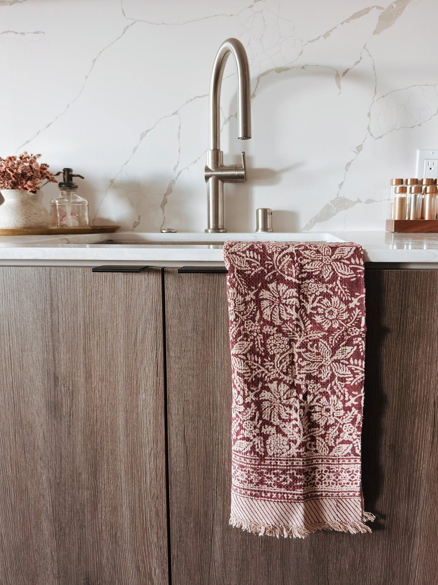 Circe Khadi Cotton Hand Towels (set of 2)