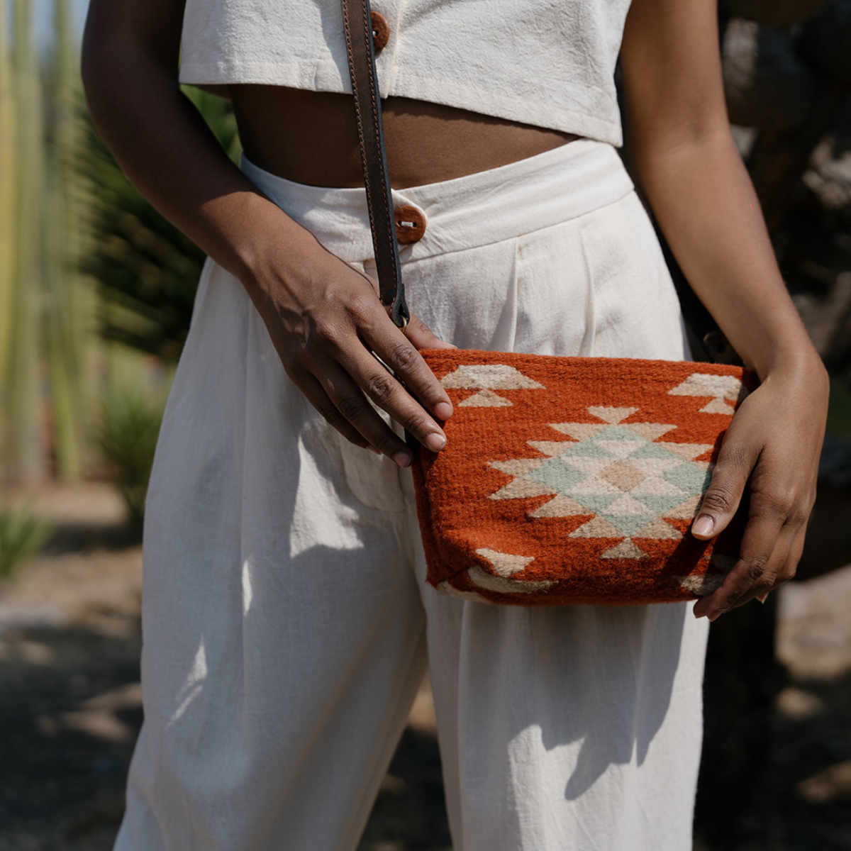 Tierra del Sol Convertible Clutch