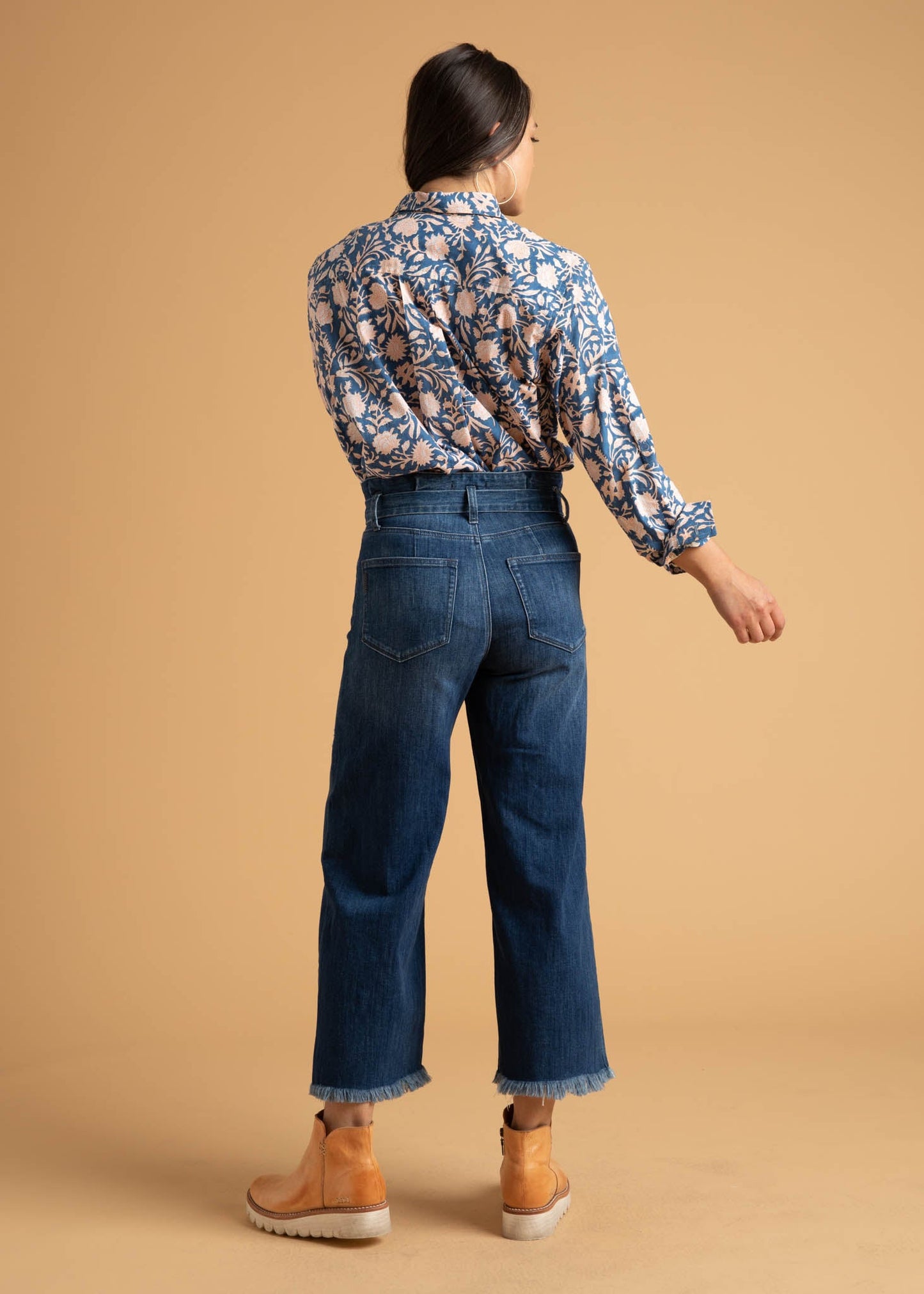 Good Boyfriend Shirt - Floral Escape True Navy & Neon Peach