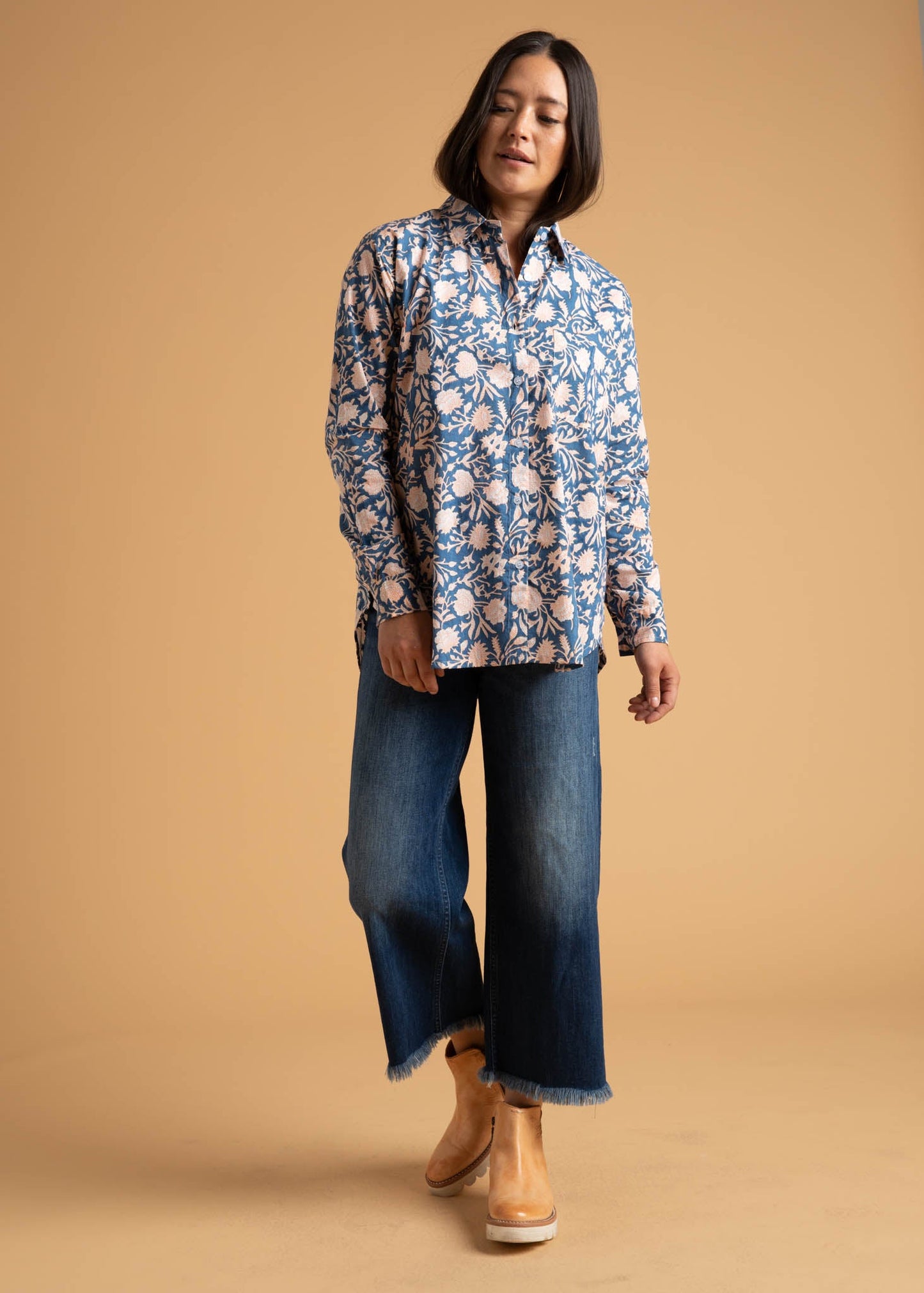 Good Boyfriend Shirt - Floral Escape True Navy & Neon Peach