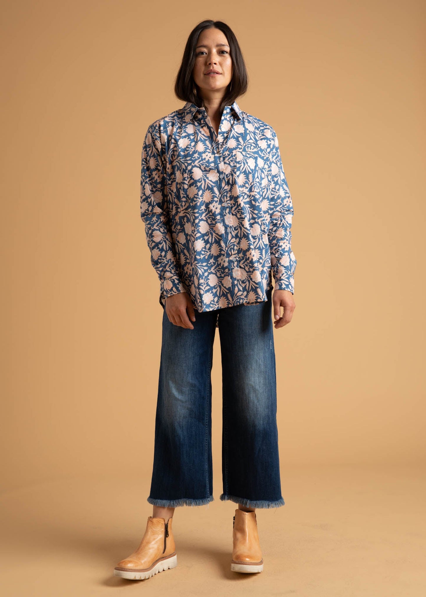 Good Boyfriend Shirt - Floral Escape True Navy & Neon Peach