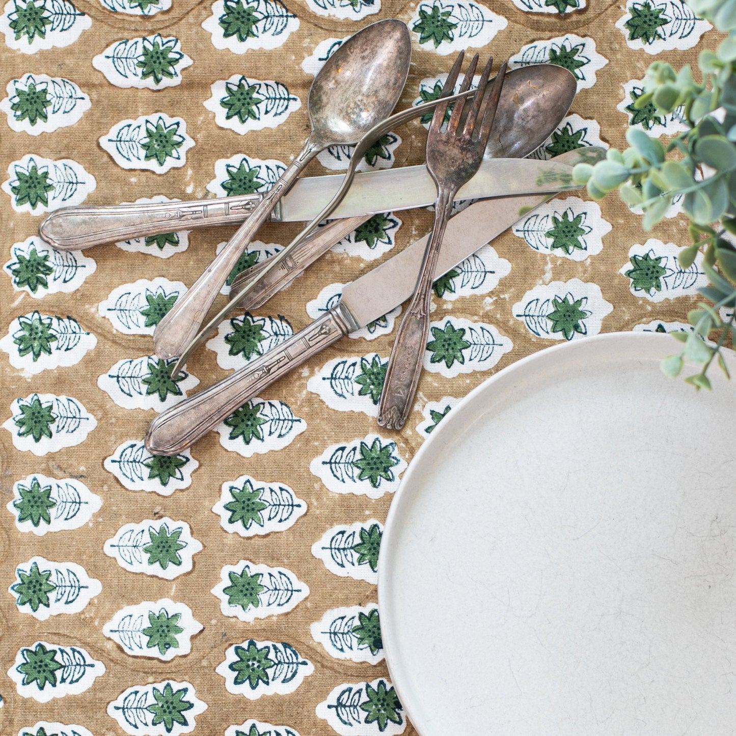 Table Throw (Ivory) - Poinsettia, Midnight, Chai, & Sage