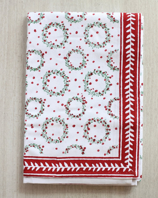 Tablecloth - Wreath, Evergreen & Red