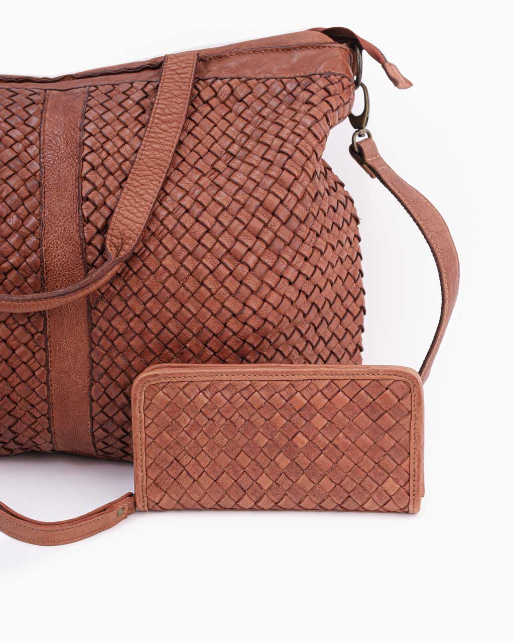 Discover How Artisans Make These Amazing Genuine Woven Leather Bags! –  Trades of Hope